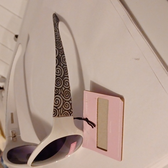 NWT - Foster Grant Luxury Fashion Sunglasses Trend - Picture 5 of 7